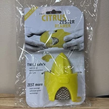 Talisman Designs 2-in-1 Compact Citrus Zester and Reamer / Yellow