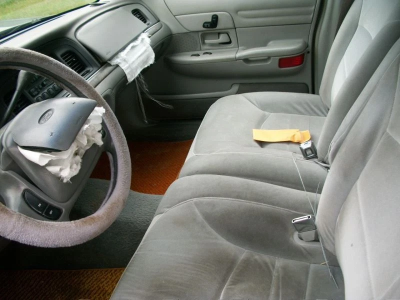 Driver Front Door Thru 5/31/00 Fits 98-00 CROWN VICTORIA 129862 Foto 2 de 4