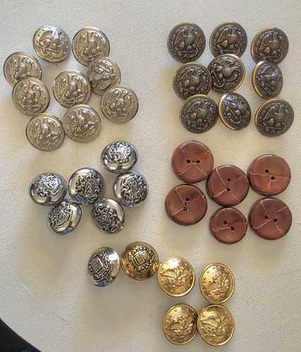Vintage 36 pc Lot of WW II MILITARY BUTTONS AMERICANA PATRIOTIC VERY GOOD shape