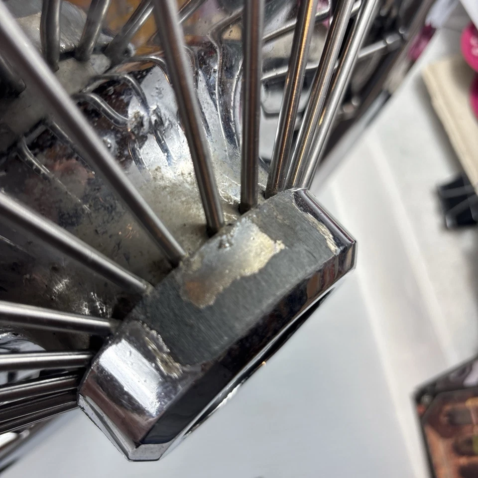 Chevrolet Impala Nova Wire 1964-1969 tapacubos de 14" con tapa central Foto 3 de 4