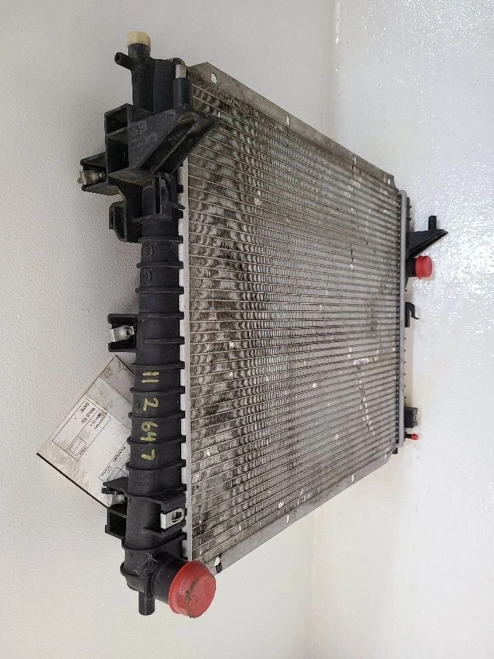 2005-2010 FORD MUSTANG 4.6L Radiator 9R3Z8005B 05-10 - Imagem 2 de 4