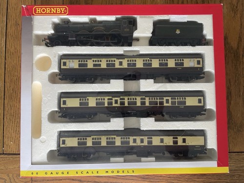 Hornby R2364M The Torbay Express 5038 + Reisebusse SCHEINT UNBENUTZT | Condition: Used