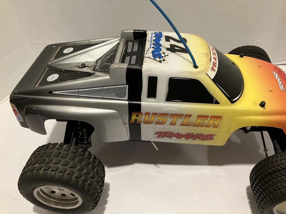 Traxxas Rustler Vintage 2WD 1/10 Scale Stadium Truck Brushless - Image 4 of 4