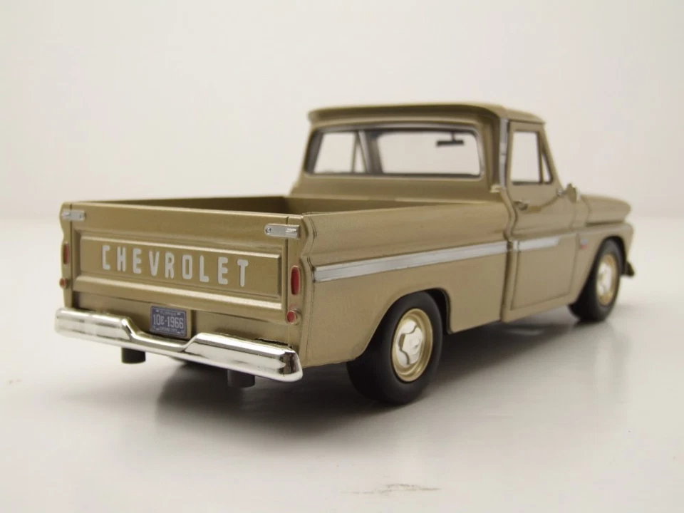 Chevrolet C-10 Fleetside Pick-Up 1966 Gold Modèle Auto 1:24 MotorMax - Photo 2/4