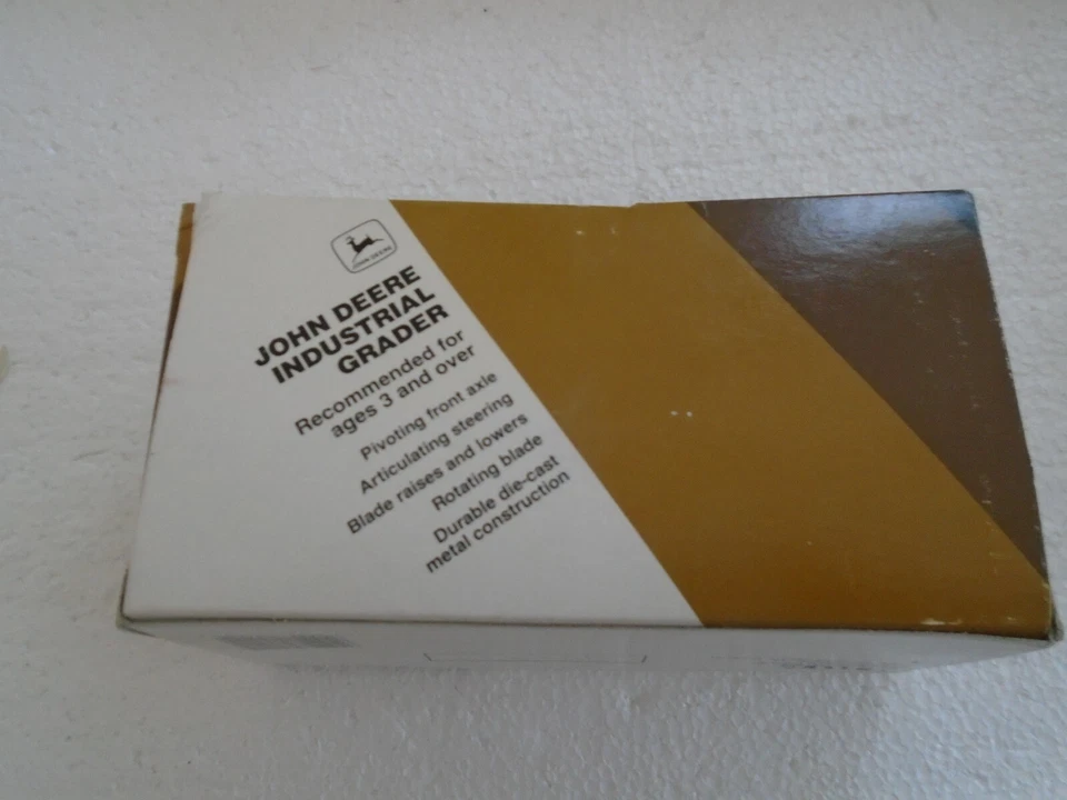 ERTL JOHN DEERE 1:64 SCALE DIE-CAST INDUSTRIAL GRADER DATED 1987 - Image 4 of 4