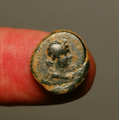 G52-03  PHRYGIA, Laodikeia. Circa 2nd-1st Century BC.  Aprodite, goddess of love