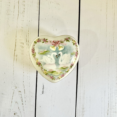 Vtg Royal Yarmouth Elvis Love Me Tender Music Trinket Box W/ Swans & Bow Limited
