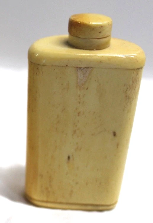 Vintage Etched Glossy Bovine Bone Asian Chinese Outdoor Scene Snuff Bottle w/Box - Image 3 of 4