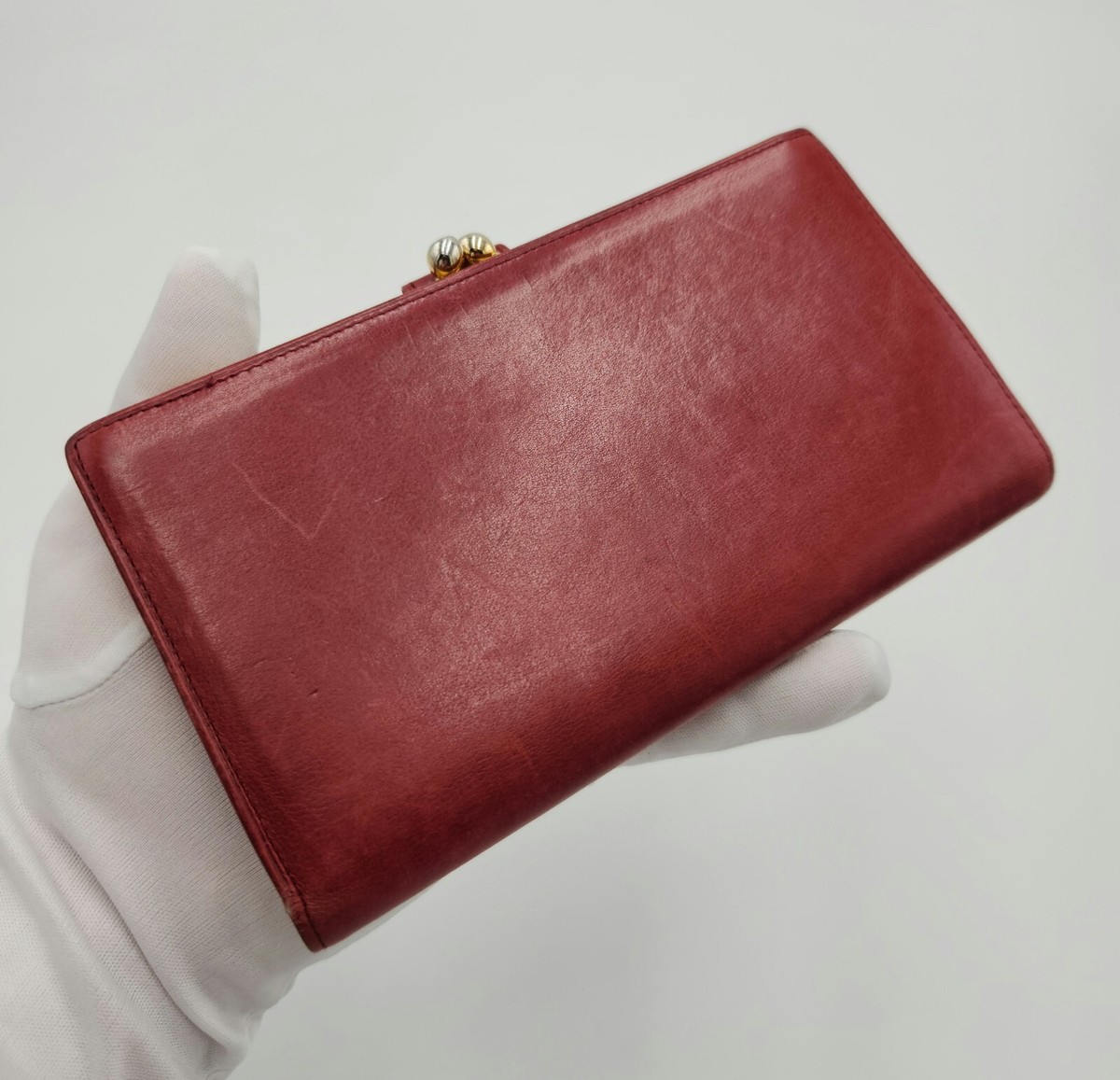 Gucci Vintage GG Accent Red Leather Kisslock & Magnetic