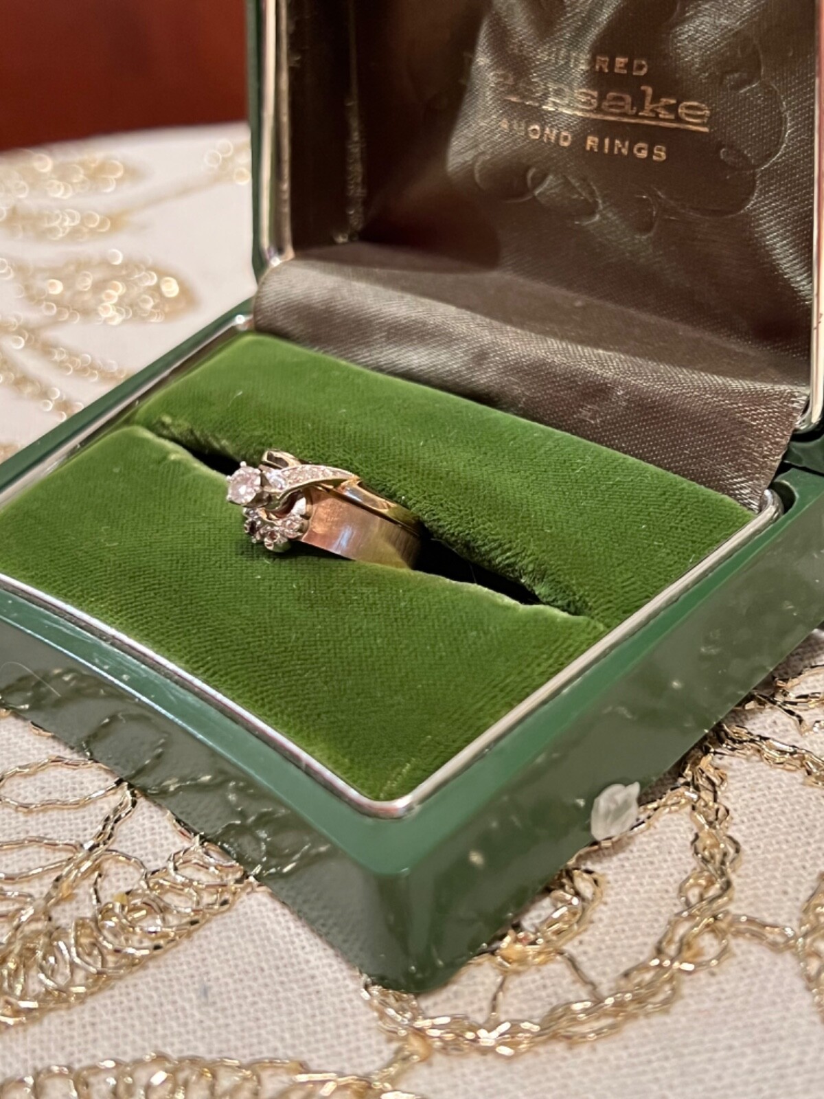 women's vintage wedding engagement rings set. Gold, 1973, original box