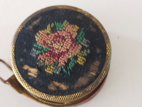 Antique Victorian Measuring Tape - Picture 8 of 9