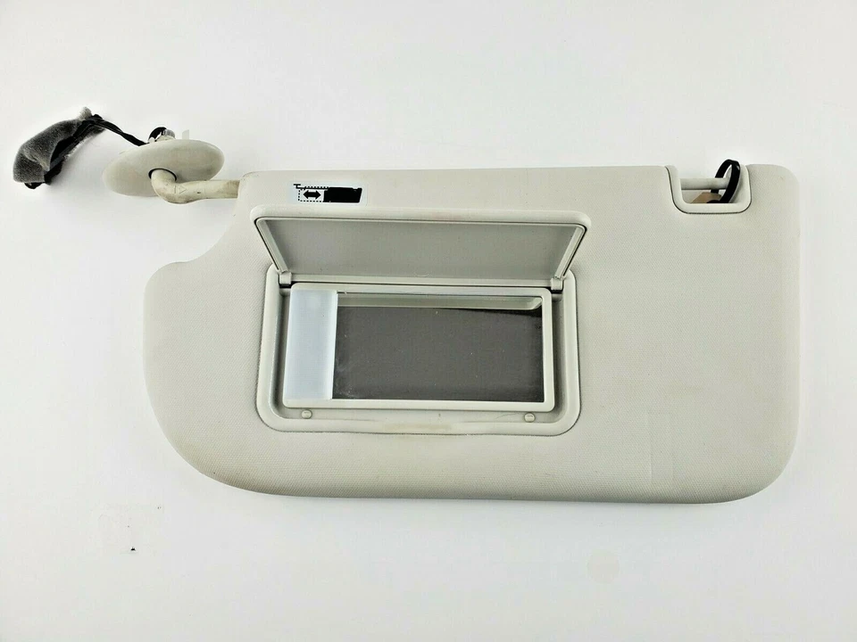 Левосторонние солнцезащитные козырьки для Ford Escape 2013–2018 годов выпуска с подсветкой от оригинального производителя - Изображение 2 из 4