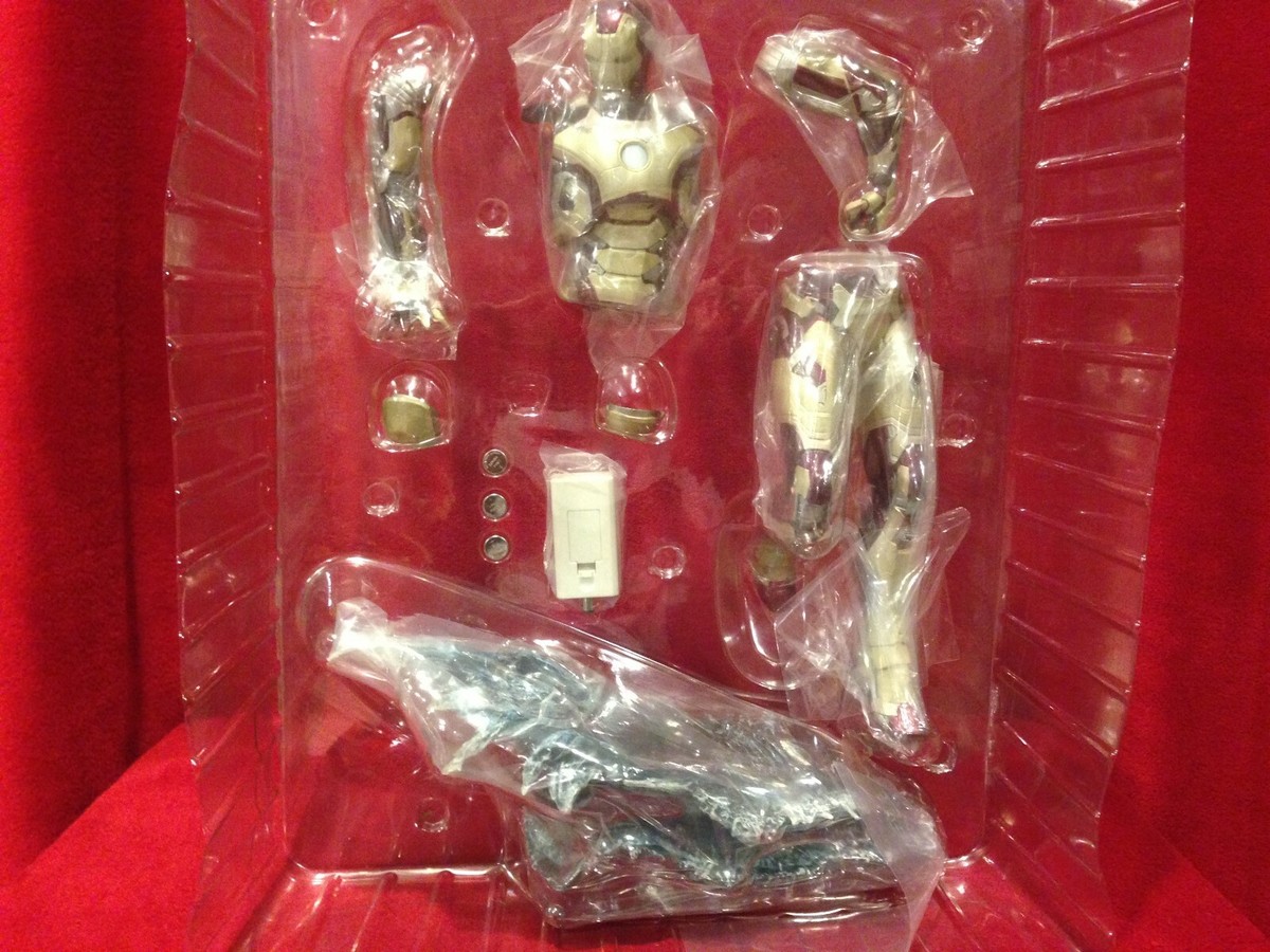 IRON MAN 3 Mark 42 XLII Kotobukiya 1/6 scale ArtFX / BRAND IRON MAN 3 Mark 42 XLII Kotobukiya 1/6 scale ArtFX / BRAND