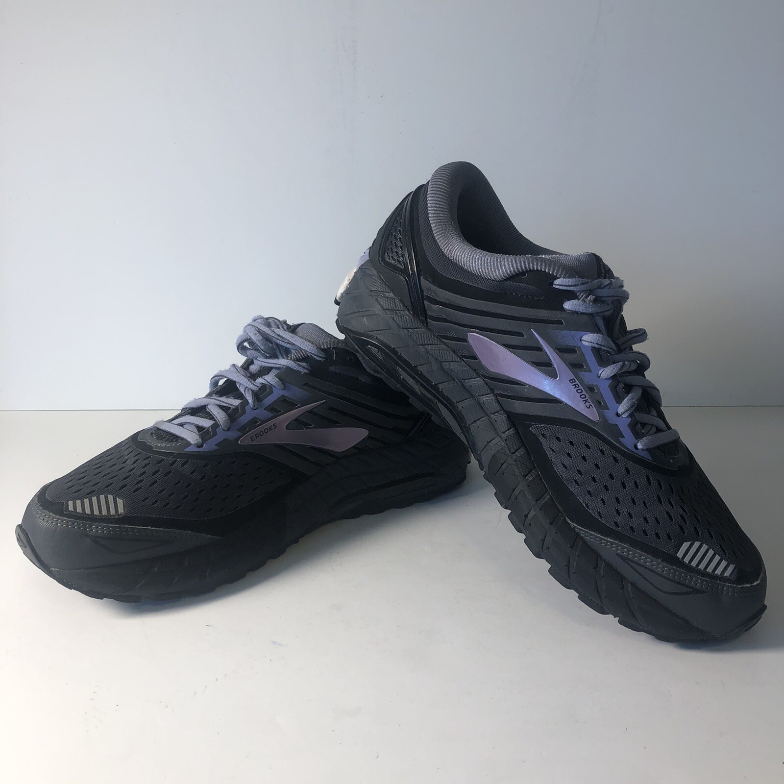 brooks ariel 18