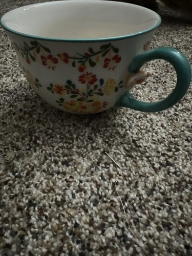 Taza de té de café ANTROPOLOGIE Cádiz pintada diseño floral 3D flor azulada - Imagen 2 de 6