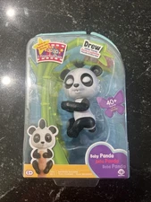 NEW Fingerlings Glitter BABY PANDA DREW White & Black Interactive WowWee 3564