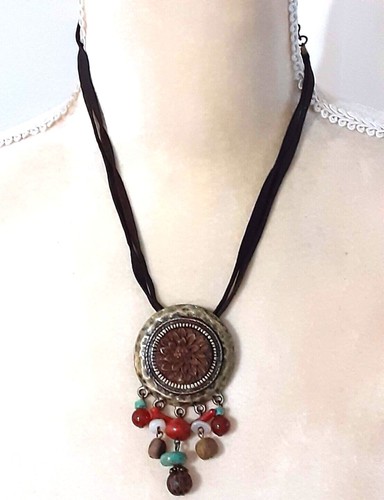 Chico's Bohemian Brass Tone Hammered Floral Pendant Beaded Tassel Necklace 16"