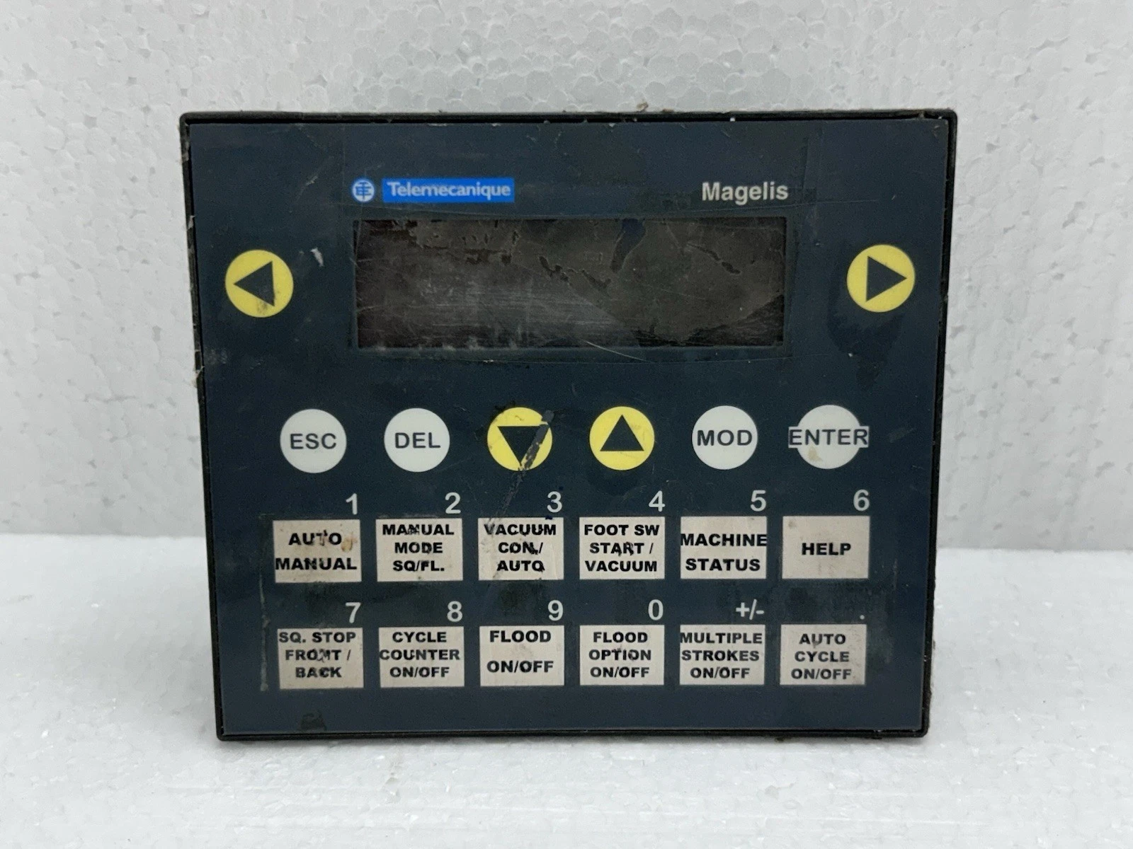 TELEMECANIQUE XBT-R400 For Parts Magelis XBT HMI Terminal