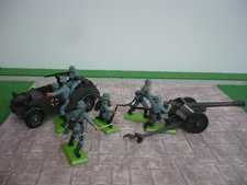BRITAINS DEETAIL WW2 GERMAN KUBELWAGEN & PAK GUN & 5 CREW TOY SOLDIERS