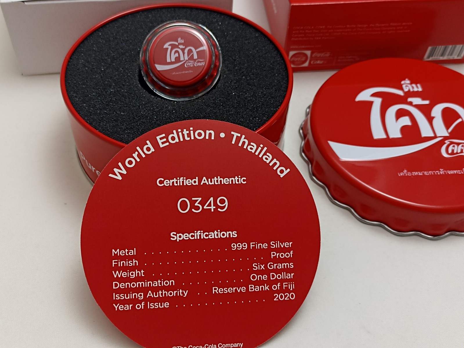2020 Fiji 1$ Dollar Coca Cola Global Edition Thailand Bottle Cap Shaped Silber