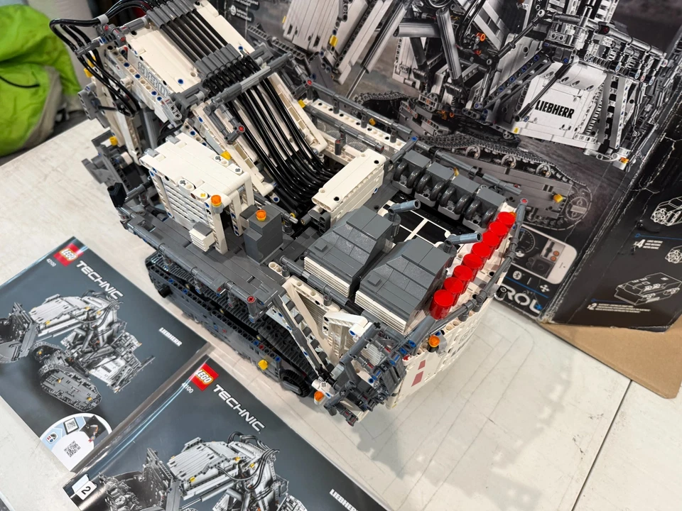 LEGO Technic Liebherr R 9800 42100 In 2019 Used Retired Complete W/Manuals & Box - Image 3 of 4