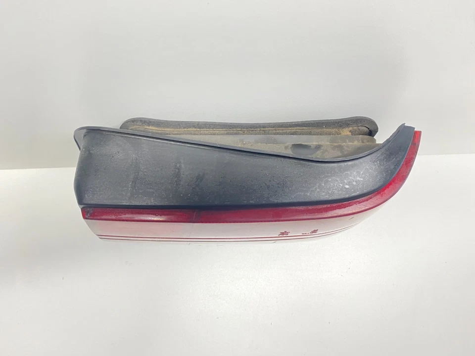 1992 - 1994 年 HYUNDAI EXCEL 后部右乘客侧尾灯原始设备制造商,166-5856 — 第 3/4 张图片