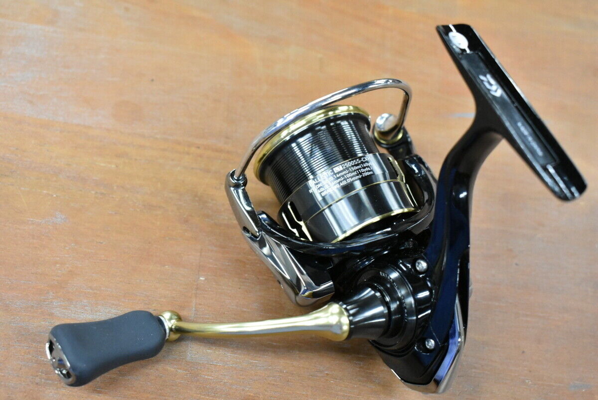 Daiwa BALLISTIC FW LT Spinning Reel - LT2500S-CXH Excellent From Japan F/S