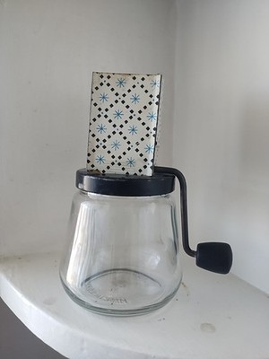 Vintage Androck Nut Spice Grinder Chopper 49-7 Blue Starburst MCM Decorative
