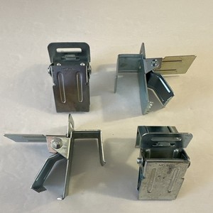 RUG CLIPS HEAVY DUTY(4 Pcs) HANGING CLIP/ GRIPPERS/RUG HOLDERS/RUG HANGERS