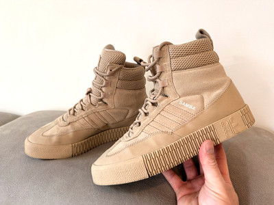 TOLLE ADIDAS SAMBA Boot HIGH TOP Sportschuhe in der Farbe BLASS NUDE - UK 7