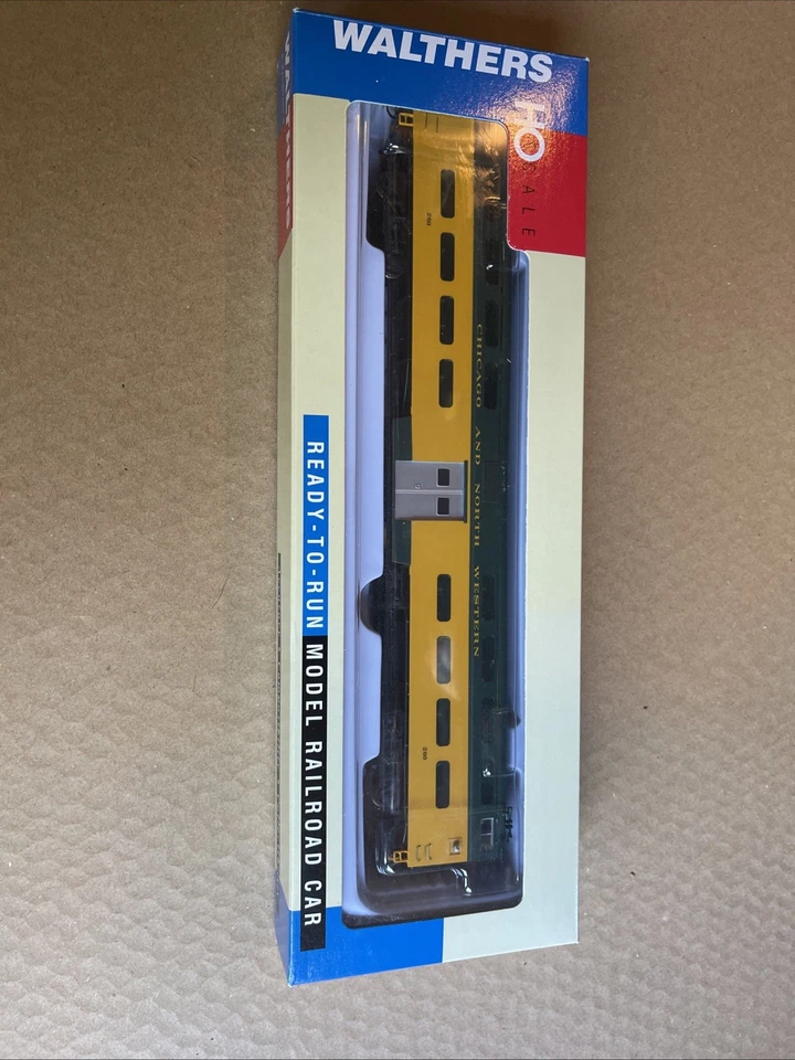 HO WALTHERS 932-6261 PS DD COMMUTER CAB CAR CHICAGO & NORTH WESTERN CNW - Image 2 of 3