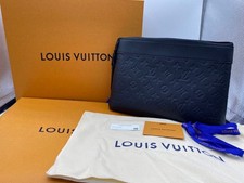 Louis Vuitton Pochette Voyage Souple M82545 472341