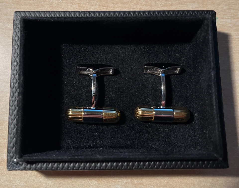 Gemelos Dunhill. Gemelos acabado dorado/plateado - Diseño cápsula con logotipo Foto 3 de 4