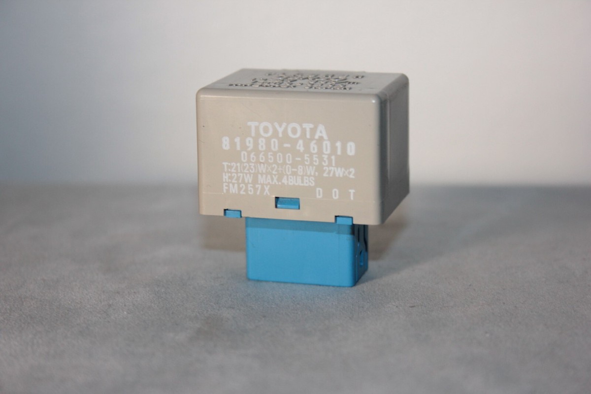 Toyota Yaris OEM flasher turn signal hazard emergency RELAY 81980
