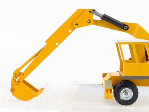 1:50 Scale Die-Cast NZG 101 Weserhutte Hydraulic Backhoe - Picture 2 of 9