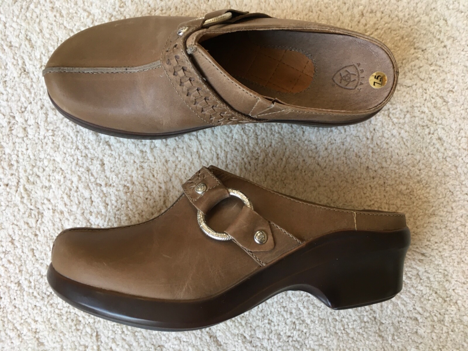 WOMENS ARIAT SHASTA MULES IN WET SAND TAN  SIZE 7.5 B BRAND NEW IN BOX RARE! image 2