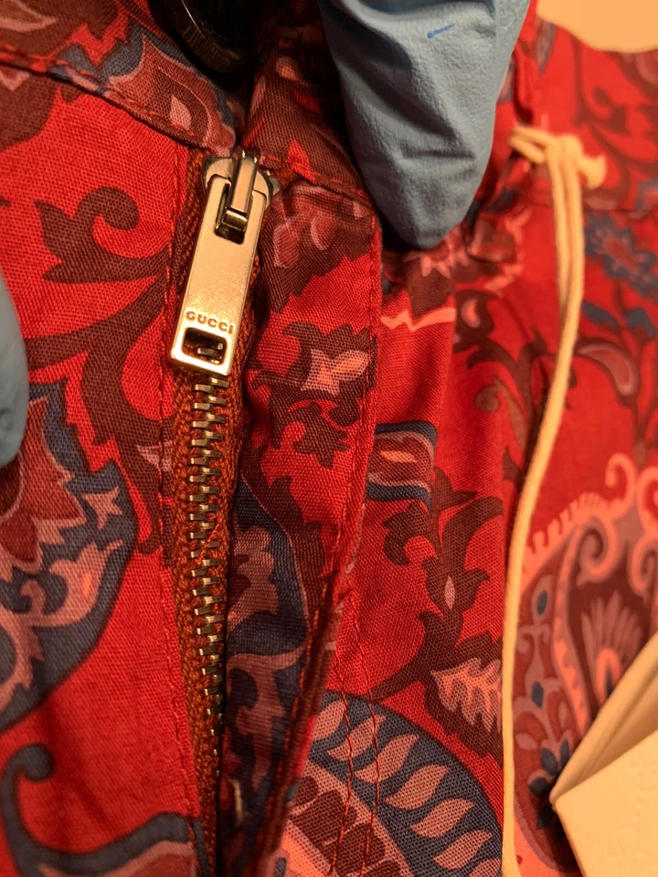 GUCCI Bermuda Estampada Paisley Niño Pantalones Cortos Talla Rubí Estampado Talla 8 Precio de venta sugerido por el fabricante $305.00 Foto 4 de 4