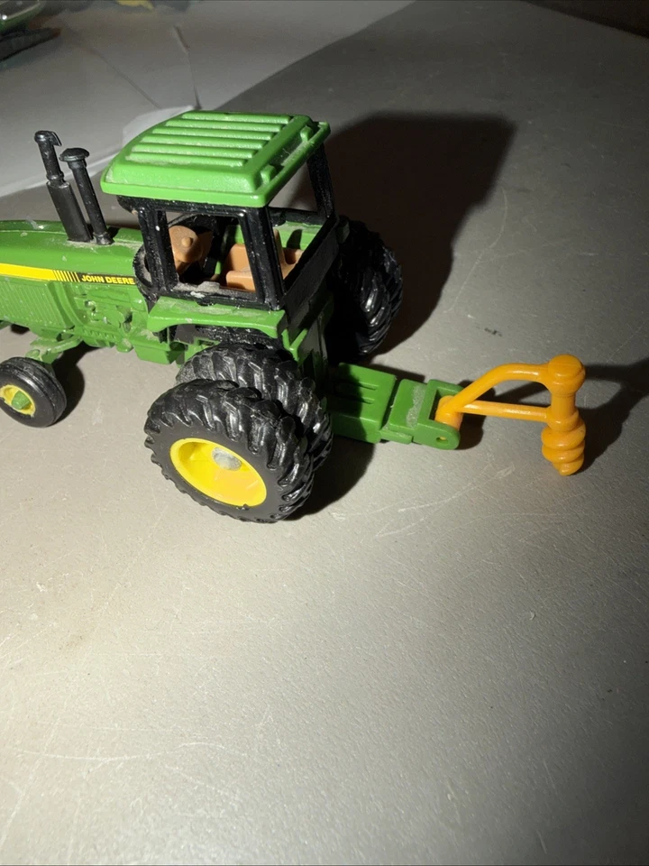 Ertl John Deere 5571 Toy Farm Tractor 1/64 Scale Diecast With Post Hole Auger - Image 3 of 3
