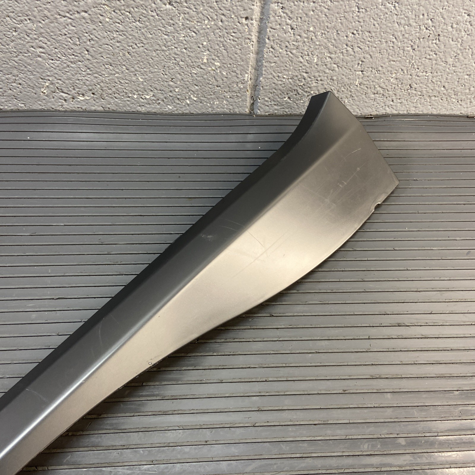 BMW i8 2014-2020 Front Left Lower Scuff plate