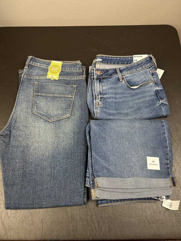 Old Navy Sweetheart Jeans Size 14 Regular & 2 pairs Bermuda mid-rise jean shorts