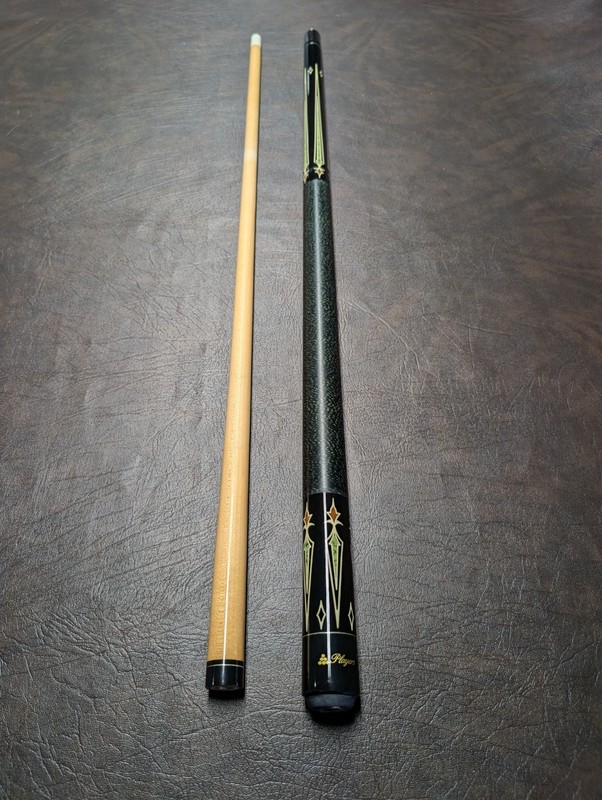 Players Pool / Billiard Cue In Excellent Condition And Straight As An Arrow 18oz