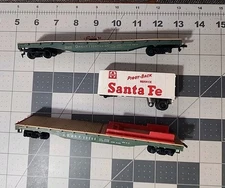 (2) HO Great Northern 50’ Flat Car GN # 42953 + 90806 AT&SF Piggyback Flat Car