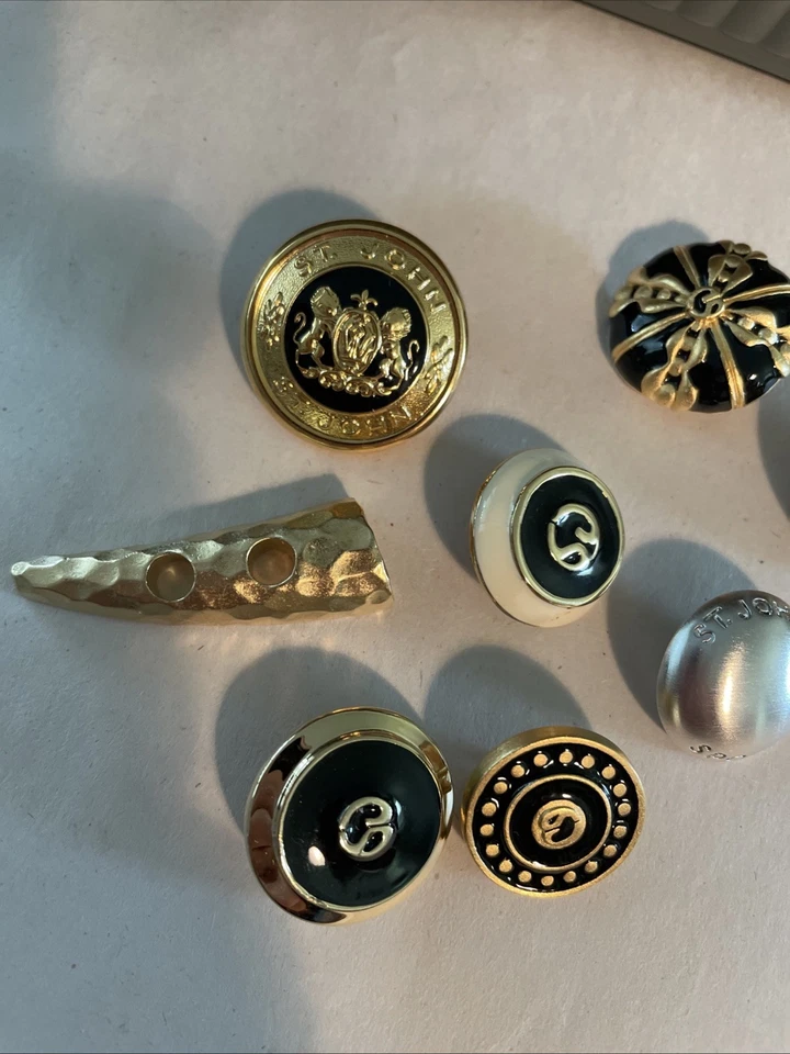 St. John’s lote de 8 botones de punto negro, esmalte, tono dorado, plata variedad tamaños Foto 2 de 4