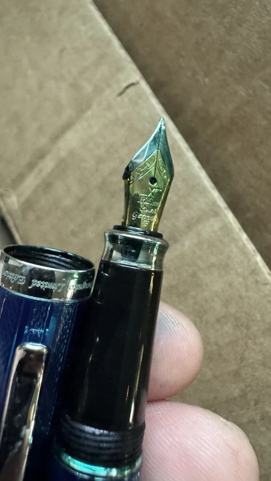 Pluma Estilográfica Edición Limitada 2016 N533 Xezo Azul Incógnito, F Nuevo en Caja Platino Foto 4 de 4