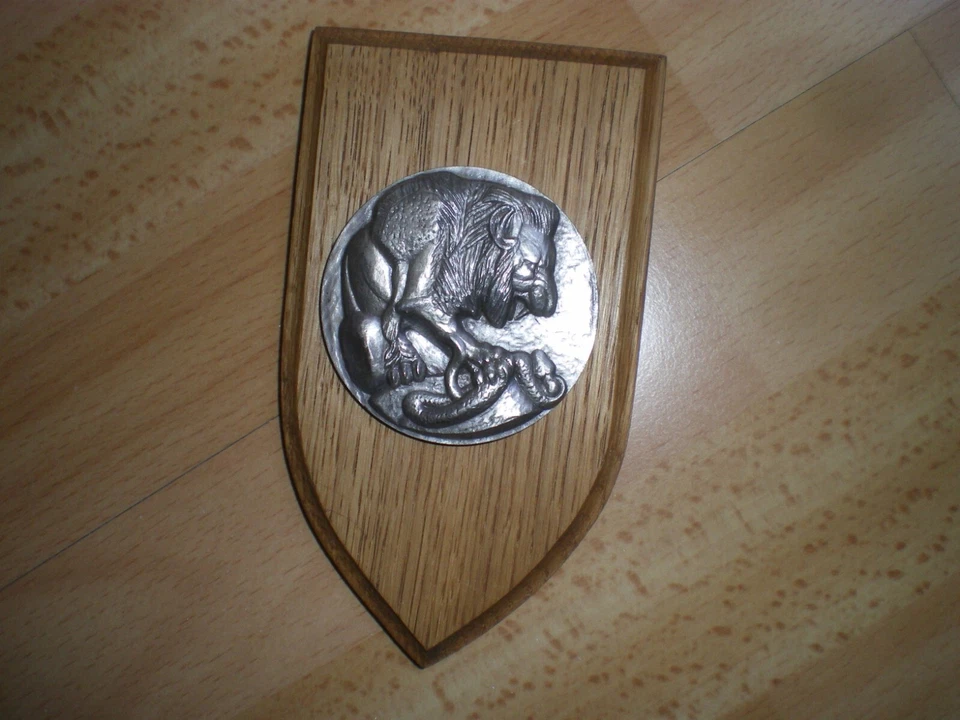 DPSD médaille en bronze argenté année 1983 - 68 m/m sur blason en bois - Photo 1/1