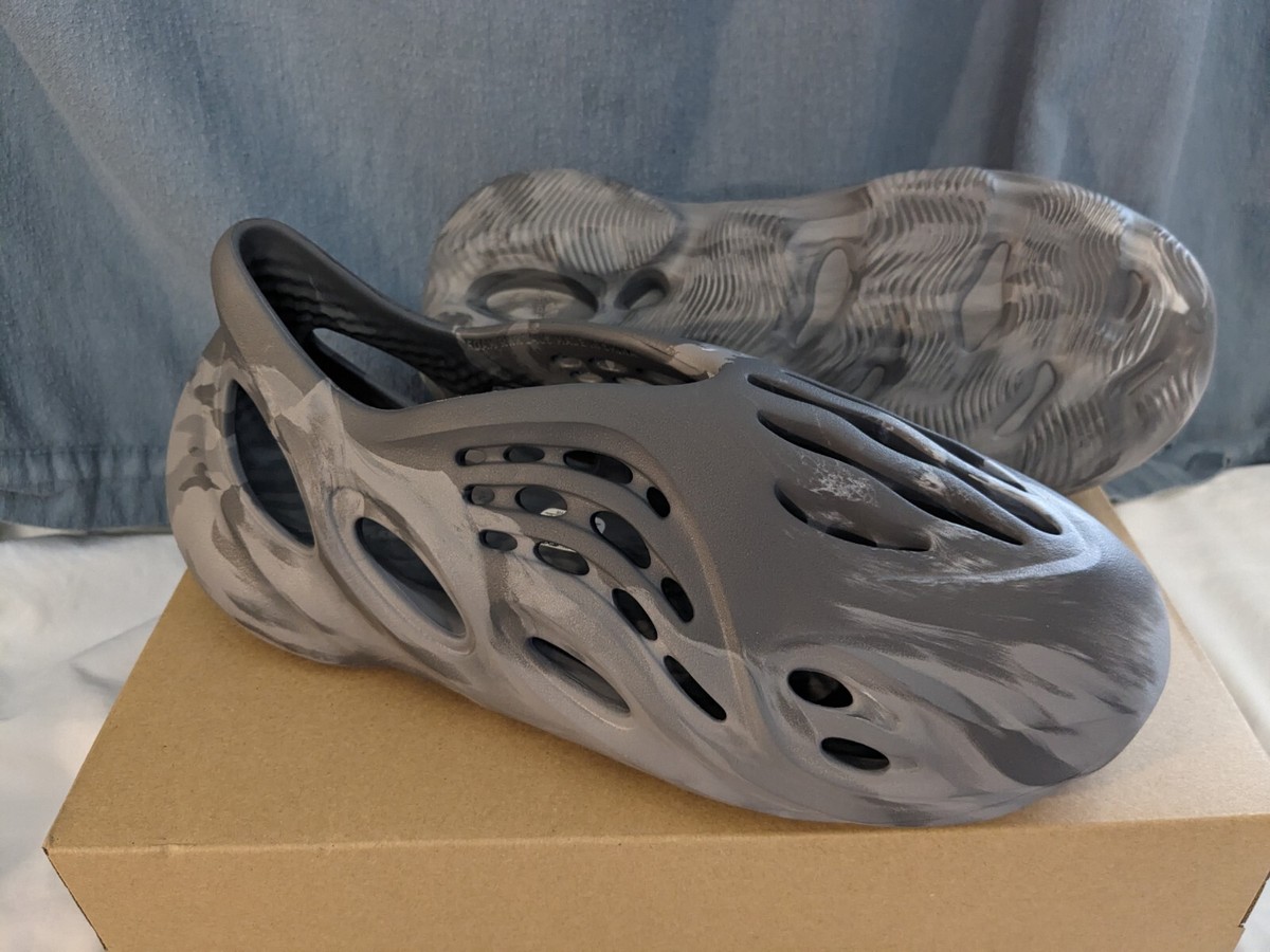 yeezy runners walmart