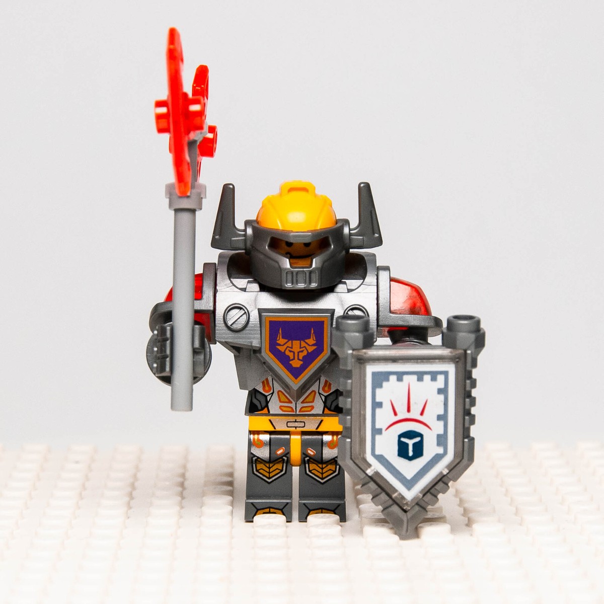 LEGO Nexo Knights Minifigure: Axl Flat Silver Torso w/ Shield (nex007) 70317