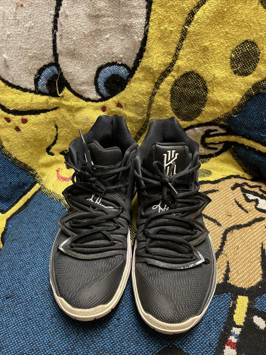 シューズ(男性用) Nike Kyrie 5 Black Magic Nike Kyrie 5 Black Magic Men's - AO2919-901/AO2918-901 - US