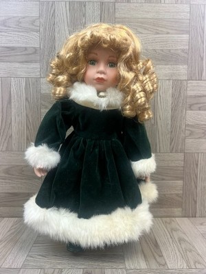 Porzellanpuppe - grüner Mantel - blonde Haare - Puppe & Aufsteller - Vintage