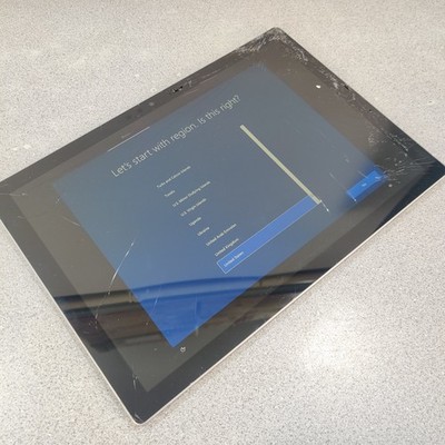 Microsoft Surface Pro 5  1807 i5-7300U 8GB 256GB FOR PARTS BROKEN SCREEN
